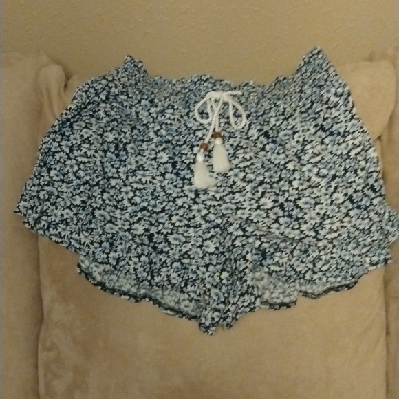 🖤💙2 PAIR SOFT FLORAL PRINT RUFFLED SHORTS🖤💙 - Picture 2 of 7